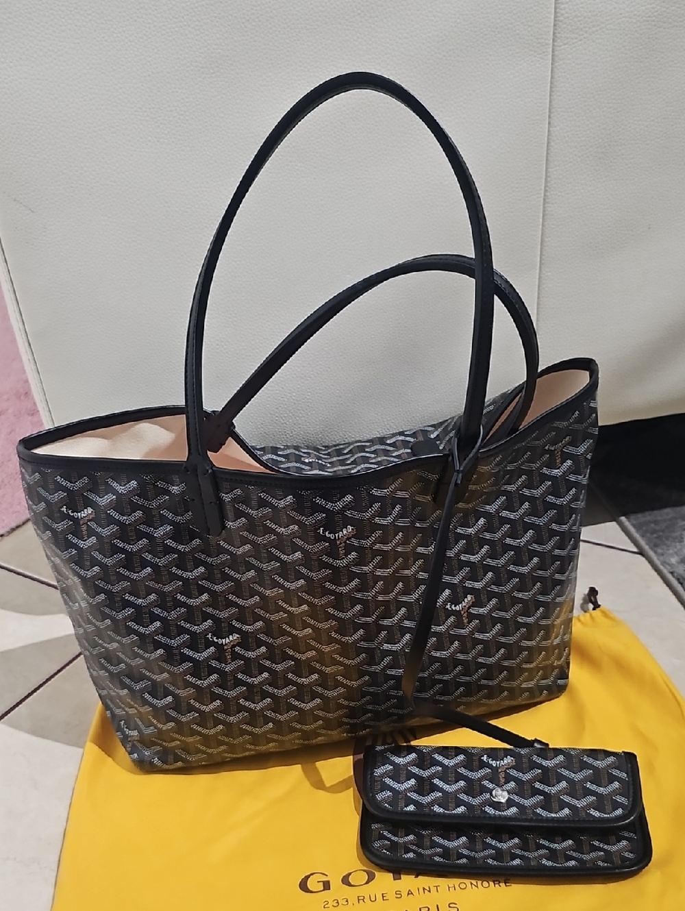 Goyard Black Patterned Tote Bag with Pouch Pre-owned - Picture 15 of 16